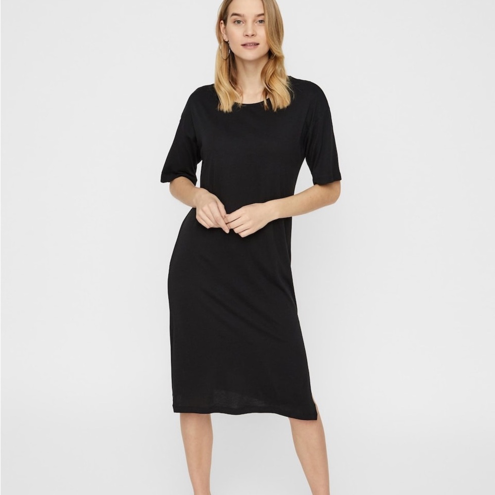 Noisy May Black Short Sleeve T-Shirt Midi Dress